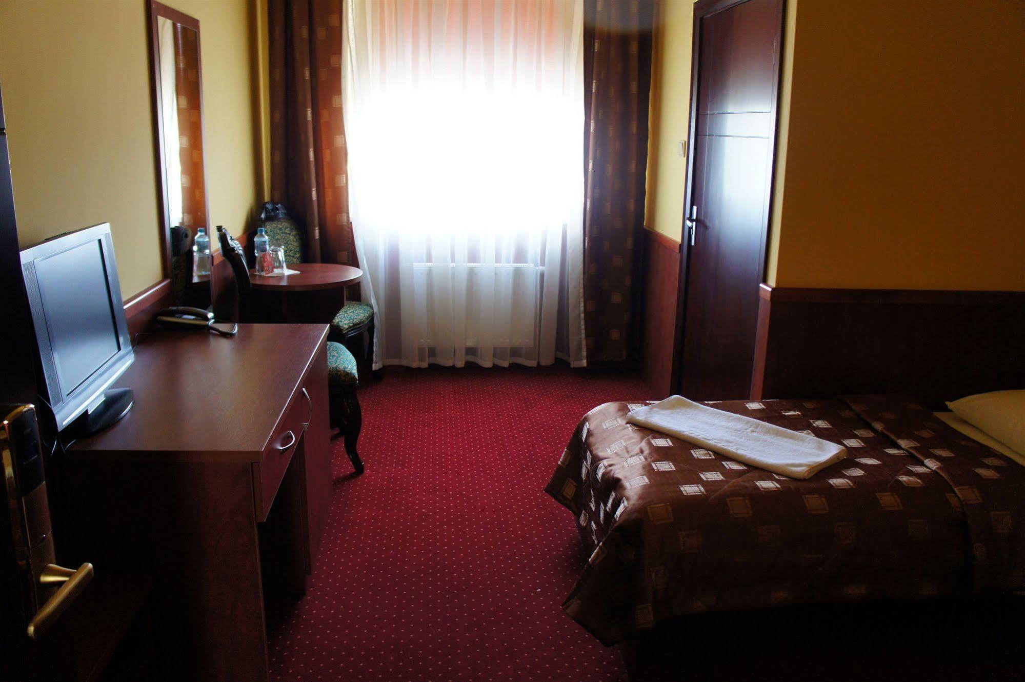 Hotel Dobosz Полице Екстер'єр фото